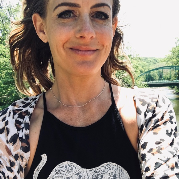 Meet your Posher, Lyndy - Picture 3 of 4